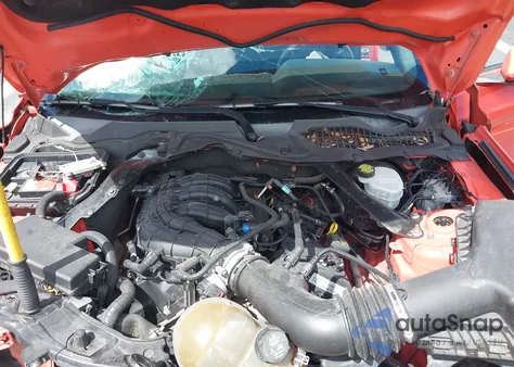 2015 Ford Mustang V6 z USA, uszkodzony, nr VIN 1FATP8EM2F5402803